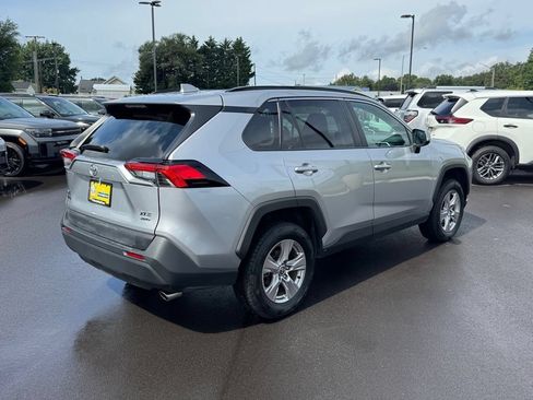 Used 2025 Toyota RAV4 XLE AWD/4WD image 4