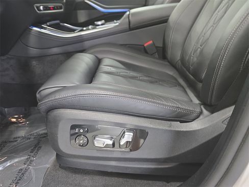 Certified 2026 BMW X5 xDrive50e w/ M Sport Package image 24