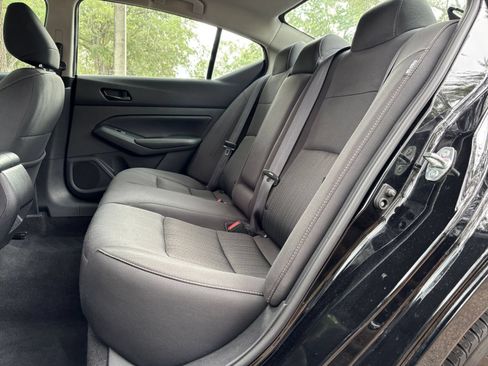 Used 2025 Nissan Altima 2.5 SV FWD image 25