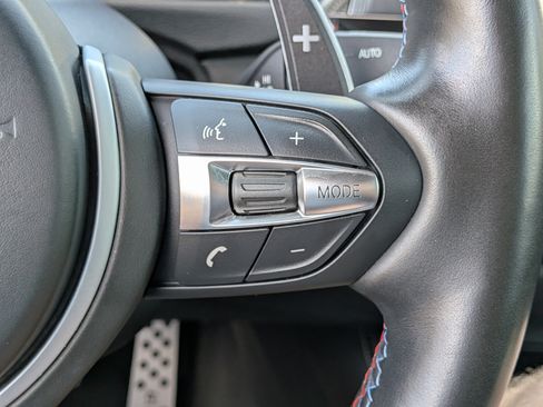 Used 2018 BMW M4 Convertible RWD image 23