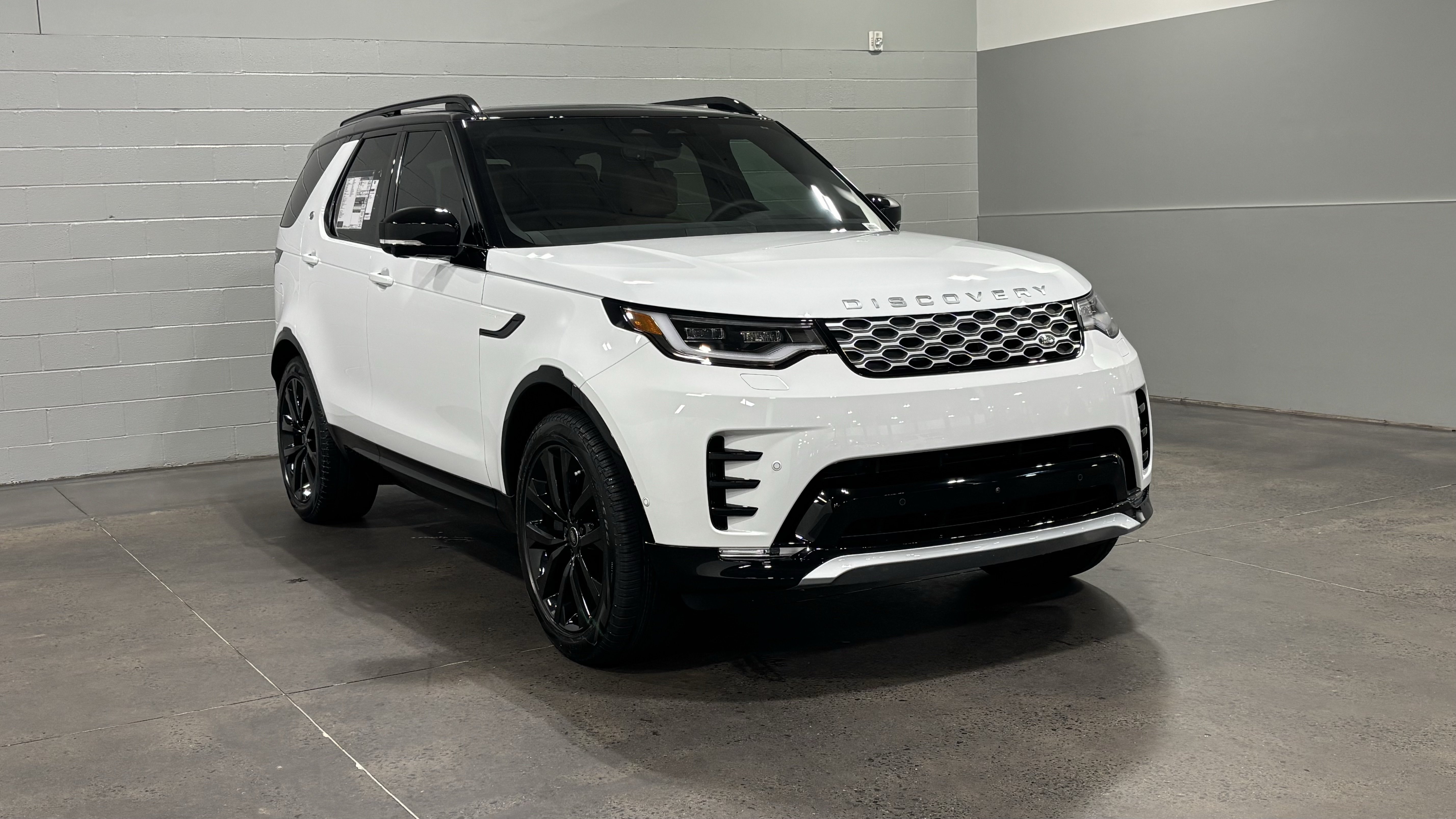 New 2026 Land Rover Discovery Limited Edition AWD/4WD image 11