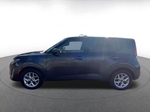 Used 2025 Kia Soul LX w/ LX Technology Package image 9