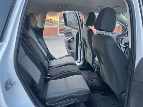 Used 2017 Ford Escape SE image 19