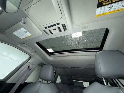 Certified 2024 Toyota Highlander XLE AWD/4WD image 11