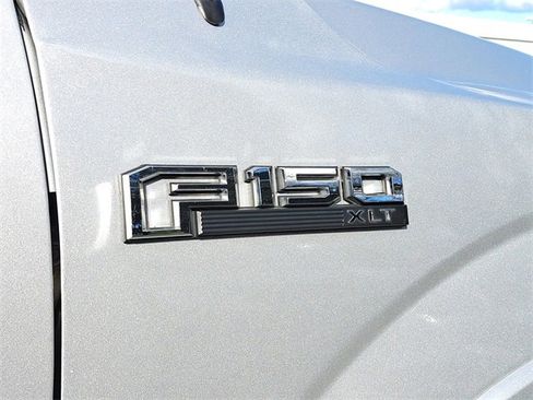 Used 2018 Ford F150 XLT w/ Equipment Group 302A Luxury image 8