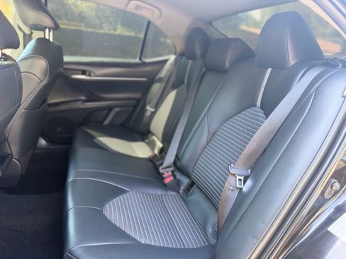 Used 2019 Toyota Camry SE FWD image 15