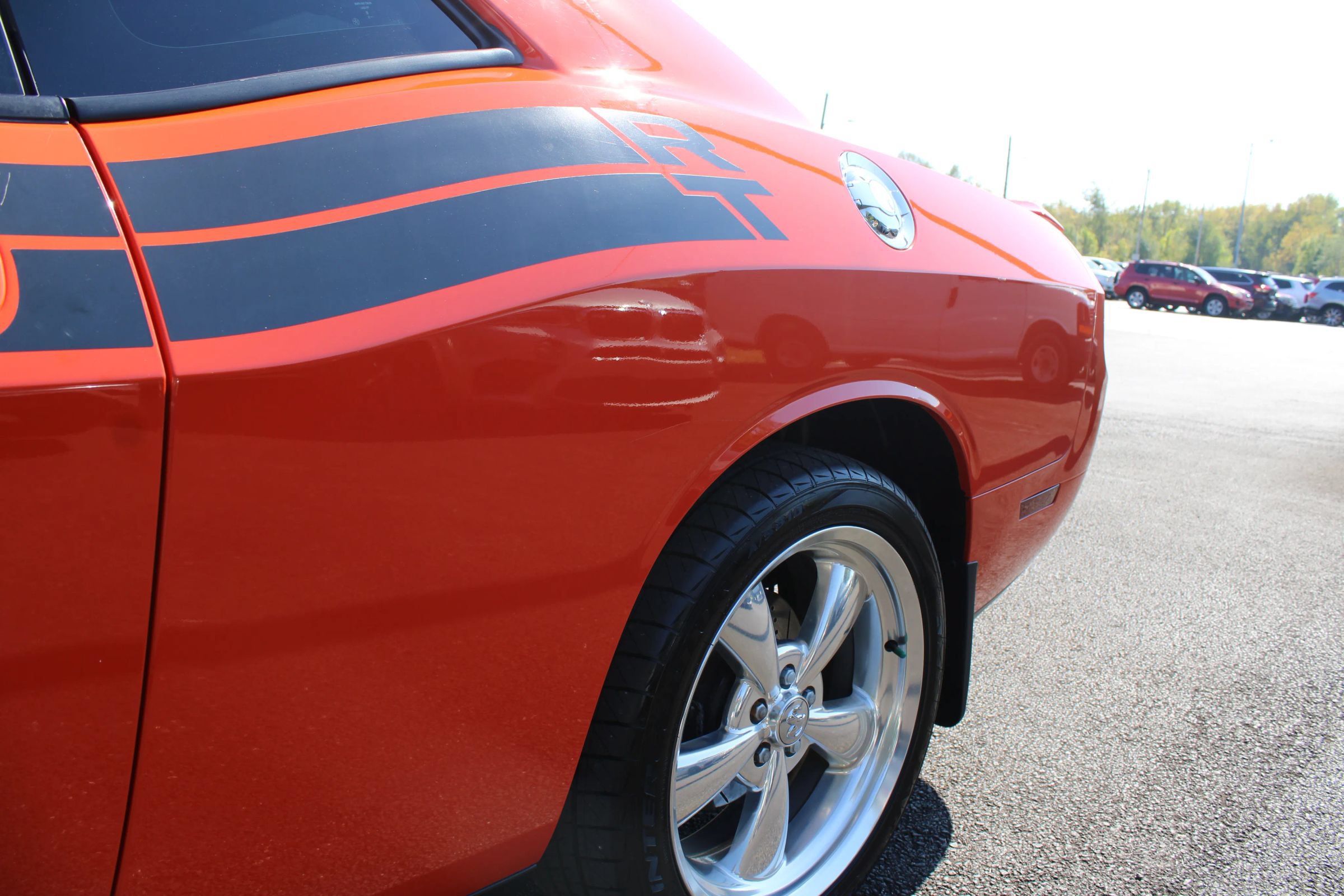 Used 2010 Dodge Challenger R/T RWD image 4