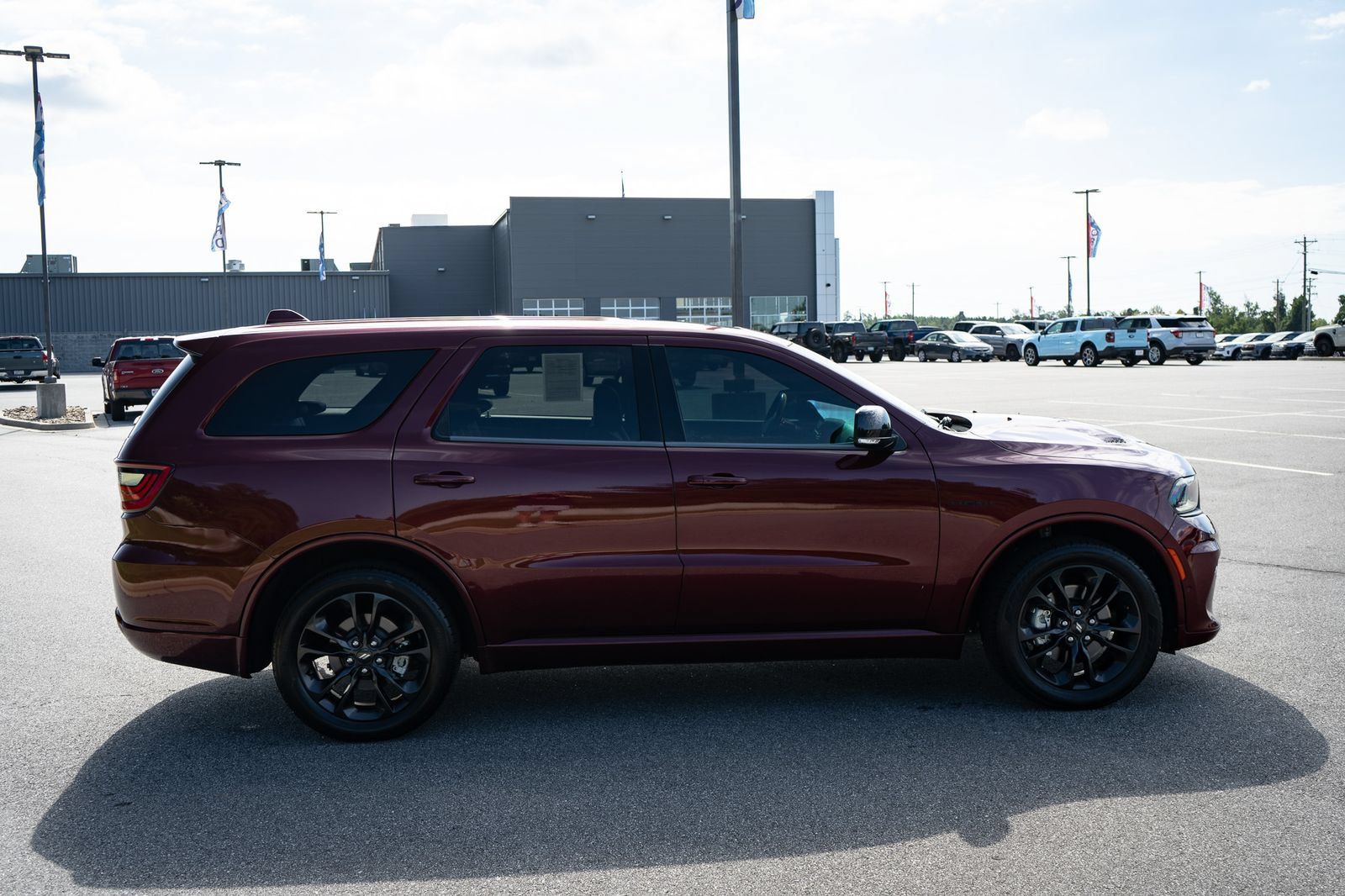 Used 2022 Dodge Durango R/T w/ Blacktop Package RWD image 11