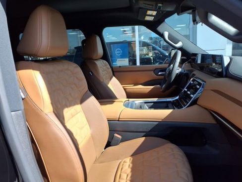 New 2026 Nissan Armada Platinum Reserve image 6