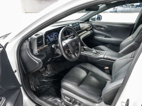 Certified 2023 Toyota Crown AWD/4WD image 17