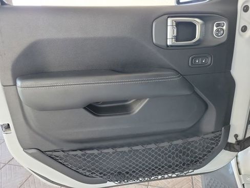 Used 2020 Jeep Gladiator Overland image 19