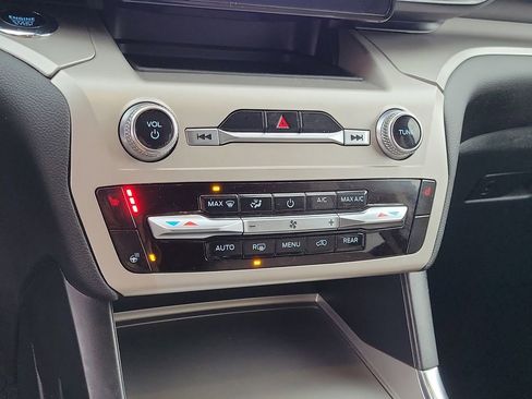 Certified 2023 Ford Explorer XLT w/ Equipment Group 202A image 28