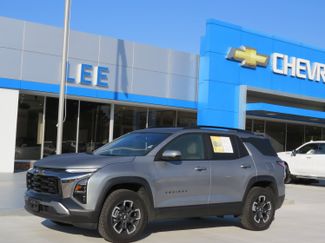 Used 2025 Chevrolet Equinox ACTIV w/ Safety and Technology Package image 1