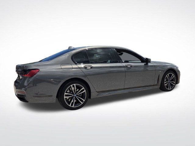 Used 2022 BMW 745e xDrive w/ M Sport Package AWD/4WD image 9