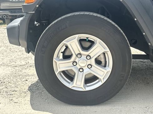 Used 2022 Jeep Wrangler Sport S AWD/4WD image 11