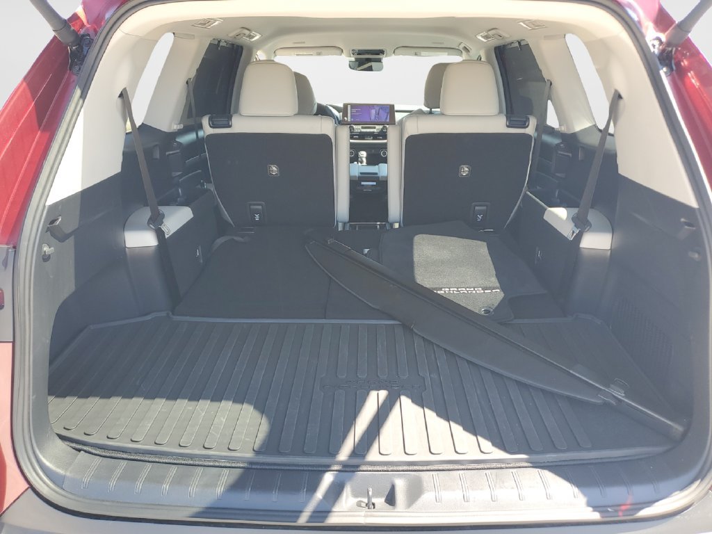 Certified 2025 Toyota Grand Highlander FWD image 9