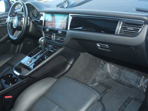 Used 2022 Porsche Macan image 28