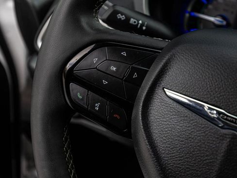 Used 2024 Chrysler Pacifica Limited FWD image 20