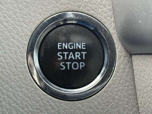 Used 2014 Toyota Highlander XLE image 31