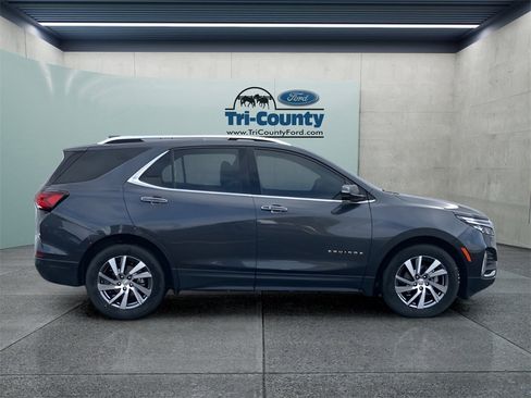 Used 2022 Chevrolet Equinox Premier w/ LPO, Floor Liner Package image 8