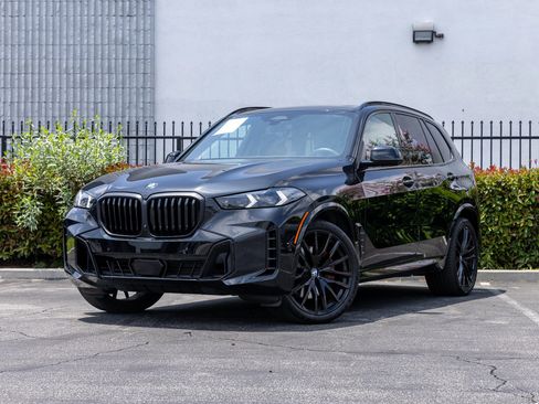 Used 2024 BMW X5 xDrive40i w/ M Sport Package AWD/4WD image 13