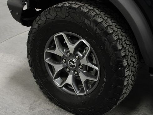 Used 2021 Ford Bronco Badlands image 10