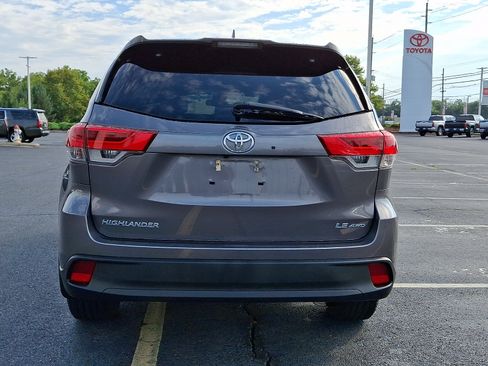 Used 2019 Toyota Highlander Plus AWD/4WD image 8