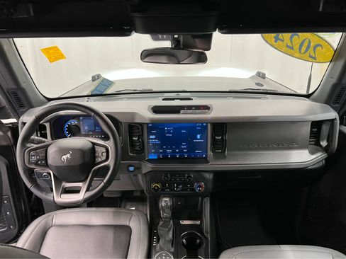 Used 2024 Ford Bronco Big Bend image 28