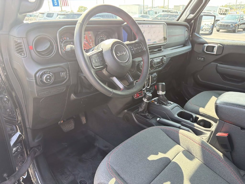 Used 2024 Jeep Gladiator Rubicon w/ Technology Group AWD/4WD image 21