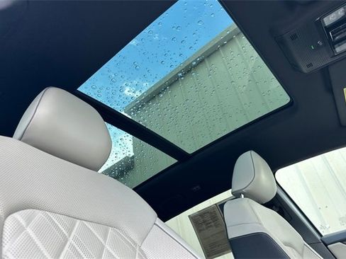 Used 2024 Volkswagen Atlas Cross Sport SEL Premium R-Line image 20