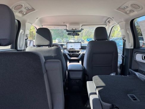 New 2026 Ford Explorer Active RWD image 29