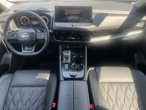 Certified 2026 Nissan Rogue Platinum w/ Platinum Premium Package AWD/4WD image 3