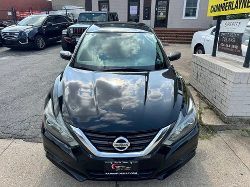 Used 2016 Nissan Altima 2.5 SR FWD image 9