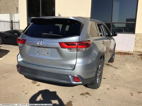 Used 2019 Toyota Highlander Limited Platinum image 5