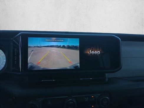 Used 2024 Jeep Gladiator Sport image 12