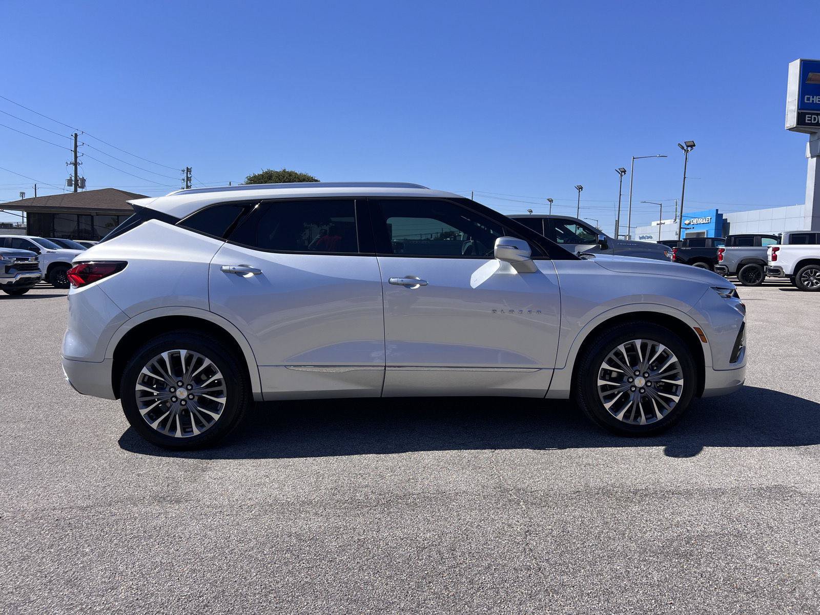 Used 2020 Chevrolet Blazer Premier w/ LPO, Sport Package AWD/4WD image 9