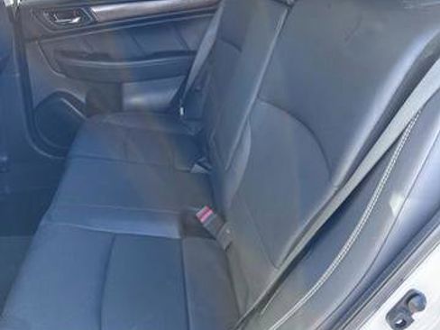 Used 2019 Subaru Outback 2.5i Limited AWD/4WD image 8