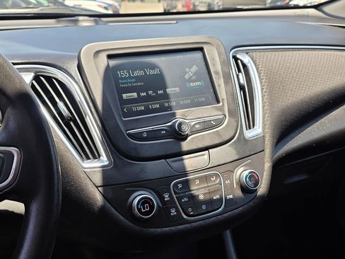 Used 2018 Chevrolet Malibu Hybrid FWD image 30