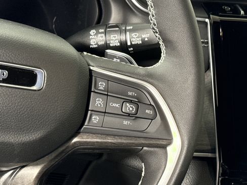 New 2025 Jeep Grand Cherokee Limited image 18