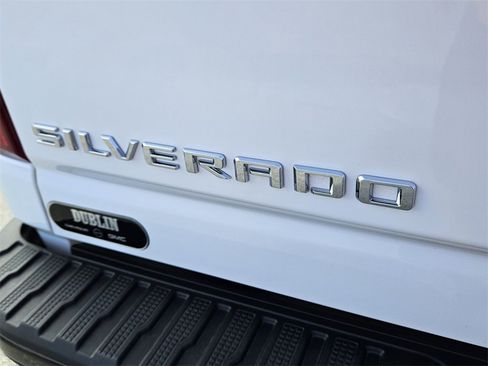 Used 2026 Chevrolet Silverado 2500 Custom w/ Custom Value Package image 9