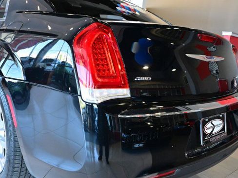 Used 2023 Chrysler 300 Touring AWD/4WD image 12