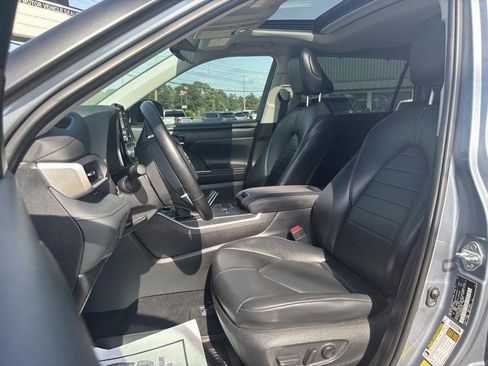 Used 2021 Toyota Highlander XLE FWD image 13