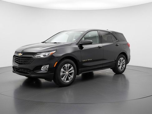 Used 2025 Chevrolet Equinox LT image 3