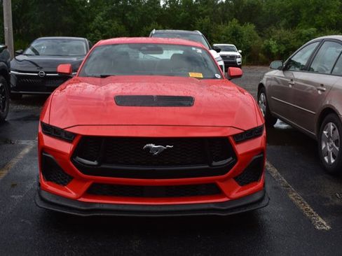 Used 2025 Ford Mustang GT Premium RWD image 2