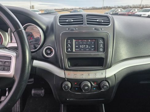 Used 2020 Dodge Journey SE w/ SE Popular Equipment Group image 18