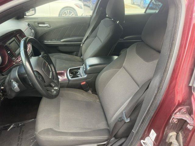 Used 2017 Dodge Charger SE RWD image 15