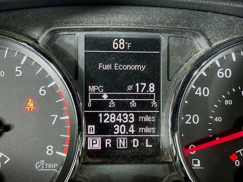 Used 2011 Nissan Rogue SV w/ Premium Pkg FWD image 19