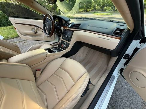 Used 2013 Maserati GranTurismo Coupe RWD image 36