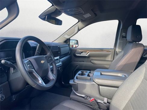 Used 2025 Chevrolet Silverado 1500 LT image 9