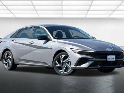 New 2025 Hyundai Elantra SEL